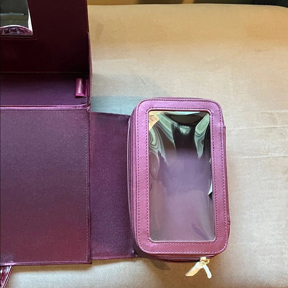 Estée Lauder Burgundy Women's Makeup Travel Case